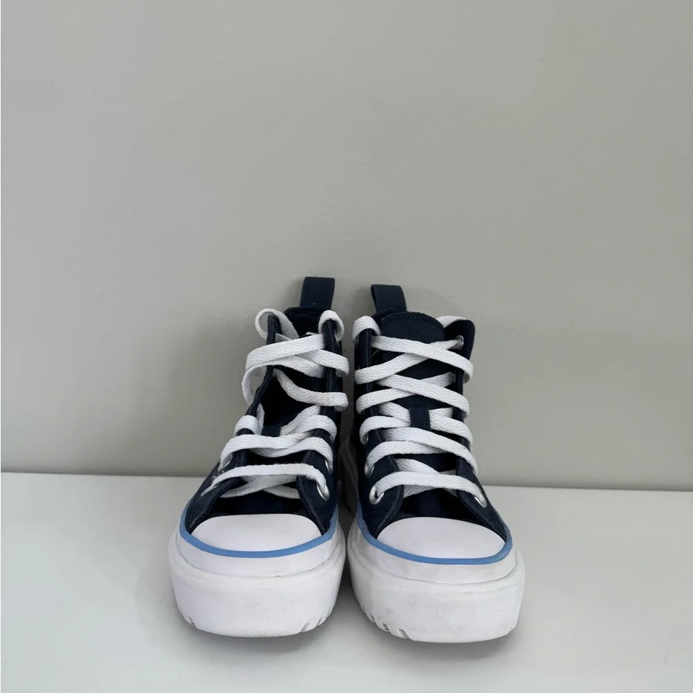 Converse Chuck Taylor All Star Lugged Lift Platform Floral Embroidered Sneakers
